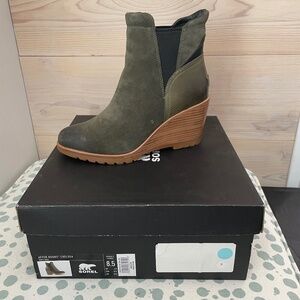 Sorel wedge boots